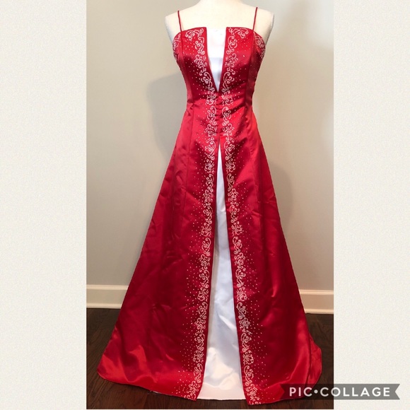 Fiesta Dresses & Skirts - Elegant Princess Prom Dress